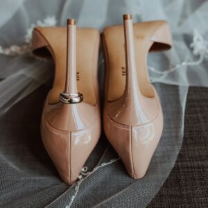 brown leather peep toe heeled shoes