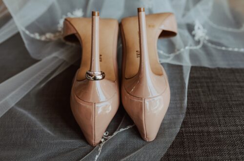 brown leather peep toe heeled shoes